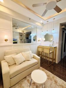 Luxurious Room in Bel Air Makati - Air Residences