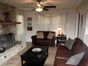 Riverfront Ranch Cottage for a Getaway to the Blanco River in Wimberley, Texas