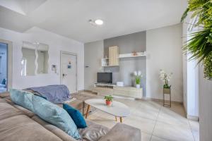 Cozy St julians stay Beach City Center