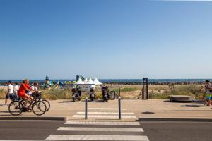 Lécume bleue du Saint-Maurice, vue mer et parking privé