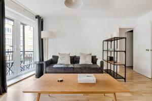 Blueground Tower Bridge balcony nr tube LON-373