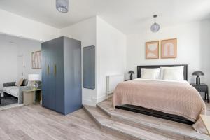 Blueground Earls Court nr shopping bars LON-144