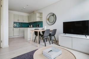 Blueground Farringdon near tube cathedral LON-581