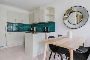 Blueground Farringdon near tube cathedral LON-581