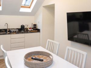 Apartment One - Uk49591