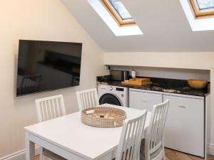 Apartment One - Uk49591