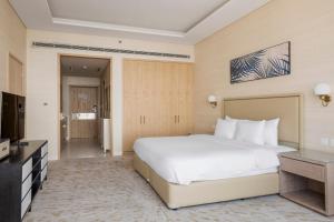 Blueground The Palm Jumeirah pool nr Atlantis DXB-1717