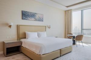 Blueground The Palm Jumeirah pool nr Atlantis DXB-1722