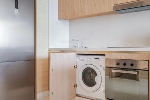 Blueground The Palm Jumeirah pool nr Marina DXB-1718