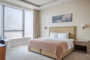 Blueground The Palm Jumeirah pool nr Marina DXB-1718