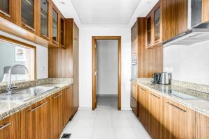 Blueground Marina Promenade Attessa city view DXB-1202