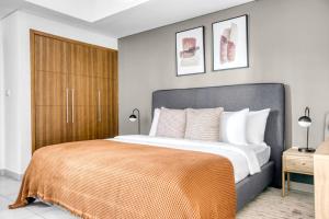 Blueground Marina Promenade Attessa city view DXB-1202