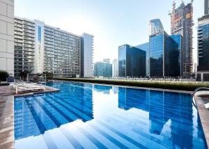 StayShort - 1 Bed in Business Bay Sleeps 2 with Burj Views