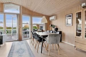 Active Coastal Holiday In Cozy Cottage