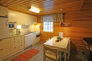 Holiday Home Marja-aapa