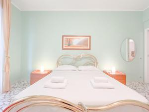 Elegant 120 MQ apartment Wi-Fi Two balconies