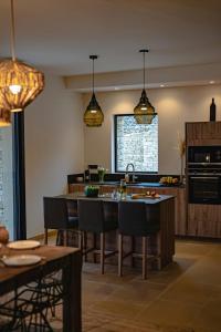 Villa With Pool In The Heart Of Gordes