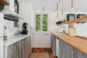 Lovely Cottage With View Of The Fjord