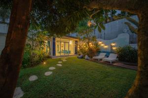 Casa Sopi - Art Villa 2BR Near Batu Belig Beach