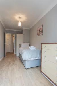 Sunrise Lodge 2-Bedroom Flat EastBeach sleeps 4 - Pass the Keys