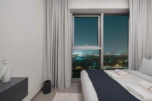 Modern 2BR Apartments near Dubai Mall, Downtown