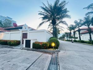 Majestic Residence มาเจสติกเรสซิเด้นซ์ Mj42 House Beach poolvillas Pattaya