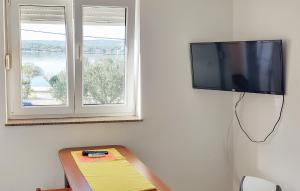 1 Bedroom Gorgeous Apartment In Turanj