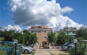 1 Bedroom Lovely Apartment In Turanj