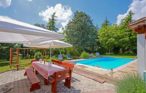 Amazing Apartment In Trget