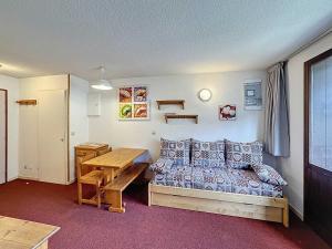 2 pièces 4 personnes, ski aux pieds, wifi gratuit, parking Les Menuires - FR-1-178-94