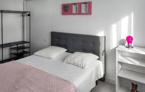 Amazing Home In Montignargues