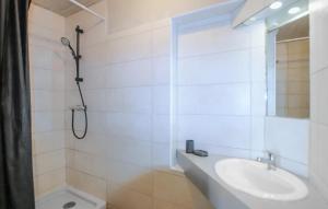 2 Bedroom Cozy Home In Lablachère