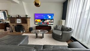 Spacious beach house with parking