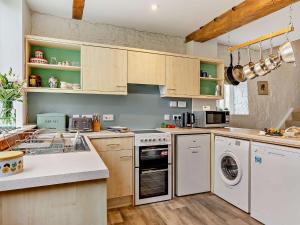 3 Bed in Stratford-upon-Avon 54081