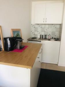 Cozy Studio 10 min walk Centre and Train Station!