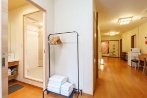 Just a short walk 心斎橋 Glico Sign 1min 道頓堀30-second 黒門市場 難波駅 Dotonbori Guesthouse 梅の阁