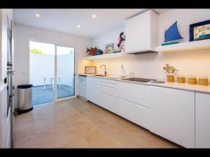 Excuisite Quarteira Villa 3 Bedrooms Villa Da Alegria De Viver Private Pool Private Pool Prime Location Modern Furnishing