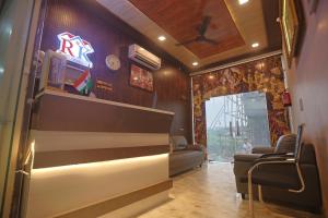 Hotel RK Residency Near,Prem mandir,Keli kunj & Bankey bihari Budget hotel in vrindavan