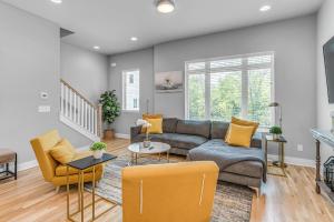 Grill Fire Pit & Views Near Downtown Nashville