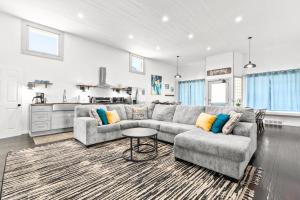 The Waterfront-Game Room!Movie Theatre!Bunk Room!