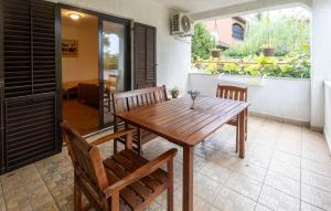 1 Bedroom Stunning Apartment In Porec