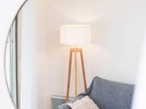 Appartement Centre-Ville avec Terrasse Wifi - FR-1-821-24