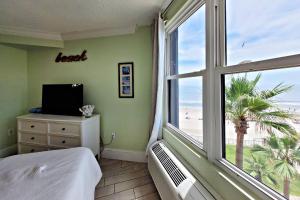 Hawaiian Inn Beach Resort Unit #501