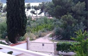 Nice Apartment In Pirovac With Wifi - Csv384