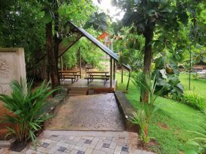 Malwathu Oya Forest Garden