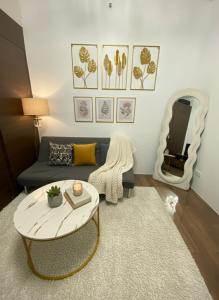 Modern 1BR Condo in Makati Netflix & WiFi 46