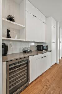 Spacious Nashville Stay - 2 Homes, 15 Guests