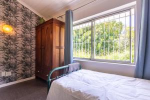 2 Bedroom Unit, private, eclectic