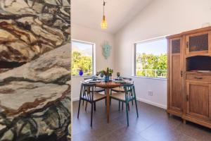 2 Bedroom Unit, private, eclectic