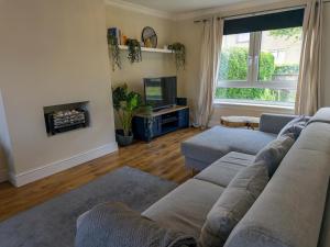 Two bd house with private parking